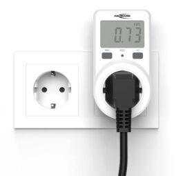 Ansmann-energiankulutusmittari-pistorasiaan-LCD‑näytöllä-3