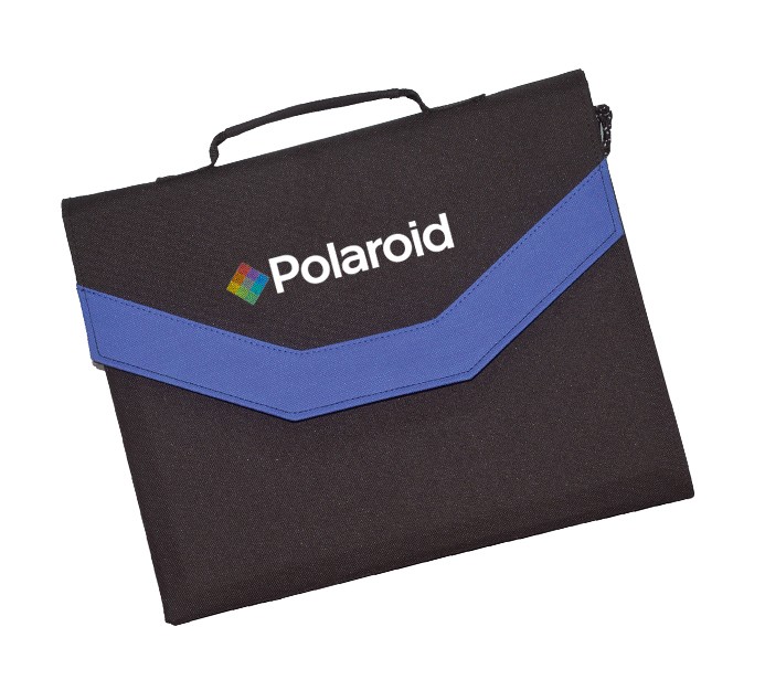 Polaroid SP100 kannettava aurinkopaneeli kuljetusta varten taitettu salkkuunsa